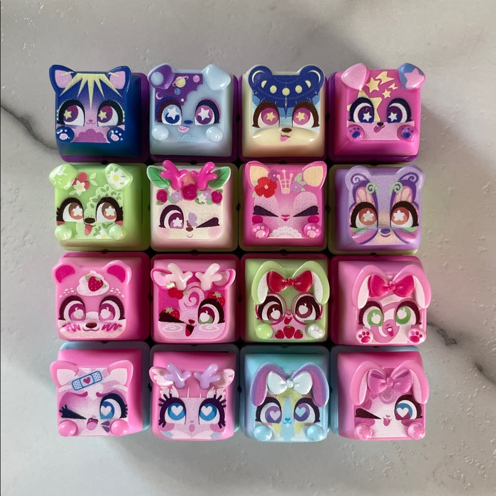 CLICKEEZ - Lot of 16 Different Keys
